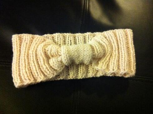 Ribbed headband in Ivory Red Heart Shimmer,